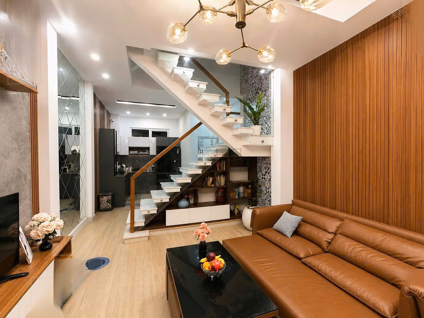3-storey house with cars in Dien Bien Phu, near Aeon Mall, red book, 5.39 billion
