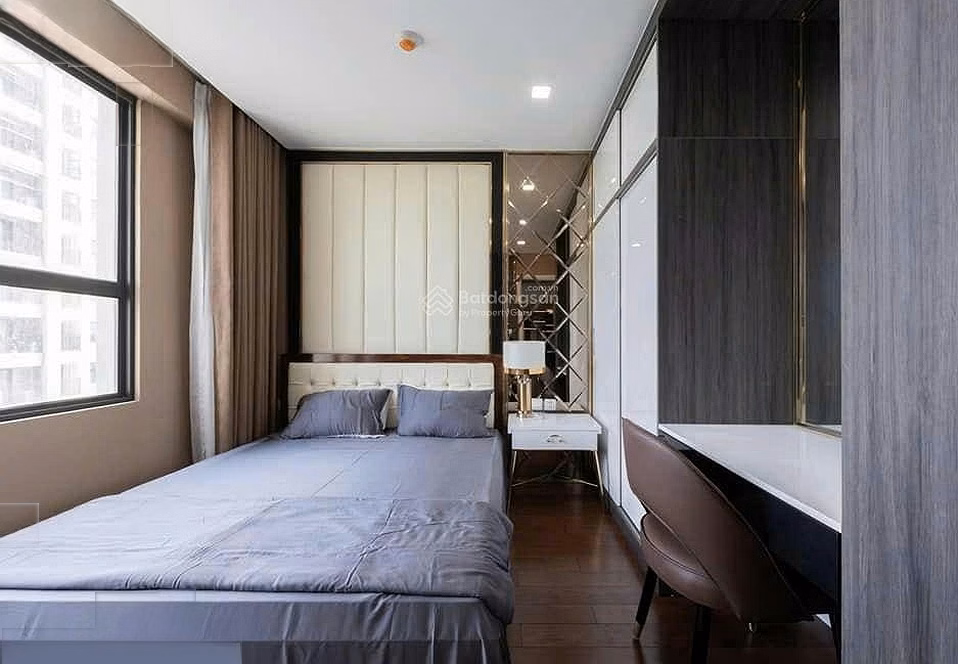 Price 27 million for urgent rent, 3 bedrooms, 2 bathrooms, lake view. 101m2 at 119, Vinhomes D'Capitale