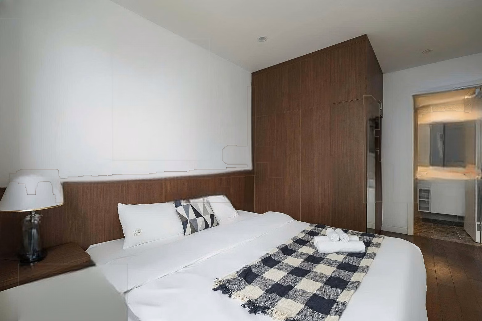 Hot. Apartment for rent with 2 bedrooms, 2 bathrooms, 70m2, fully furnished at Vinhomes West Point apartment. Price 19 million. 0917 748 ***
