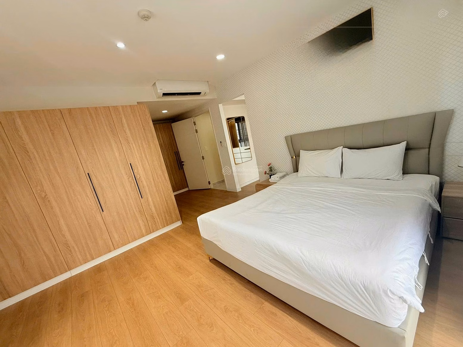 Happy Valley Penthouse for rent 300m² | 5 bedrooms | private garden | beautiful river view | full interior
