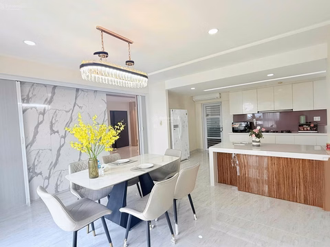 Happy Valley Penthouse for rent 300m² | 5 bedrooms | private garden | beautiful river view | full interior