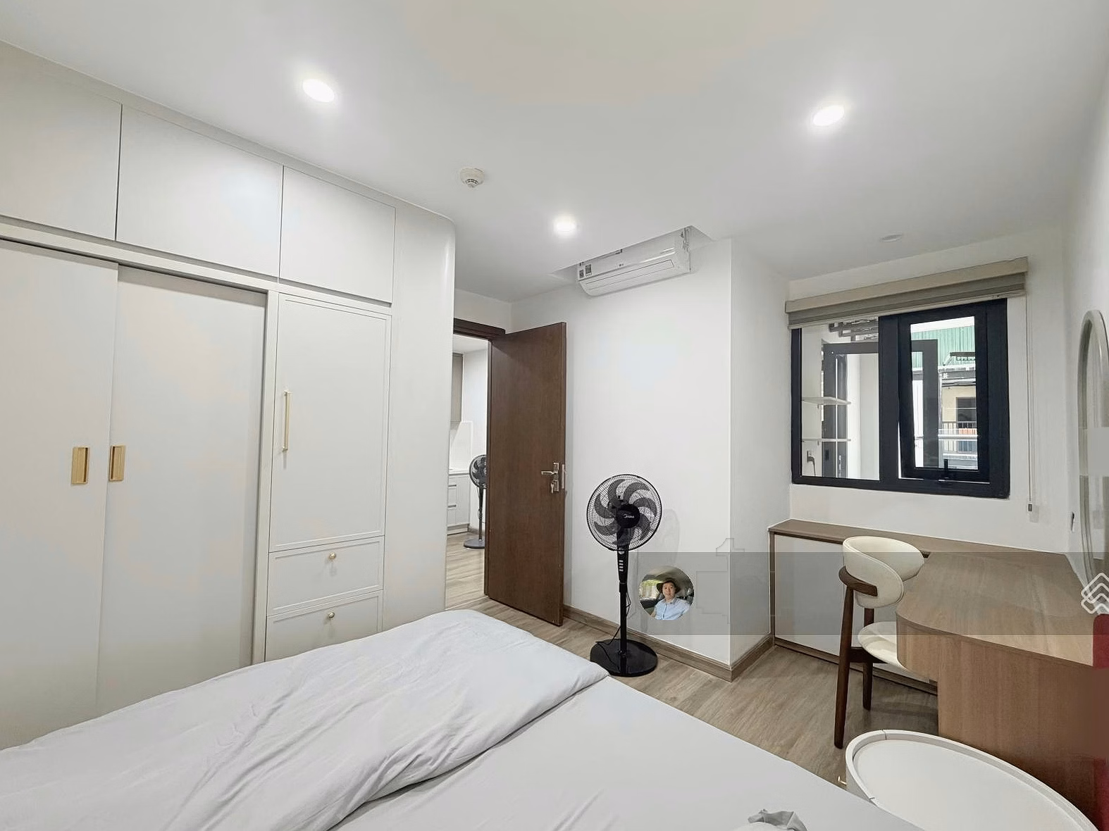LVCC for rent brand new unused luxury 2 bedroom apartment with full furniture at HUD Building - only 18 million
