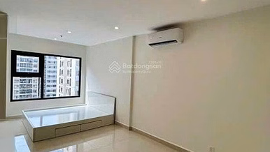 I need to sell a 32m2 studio apartment in Ocean Park at a loss for 1.8 billion VND. Full interior long lasting red book
