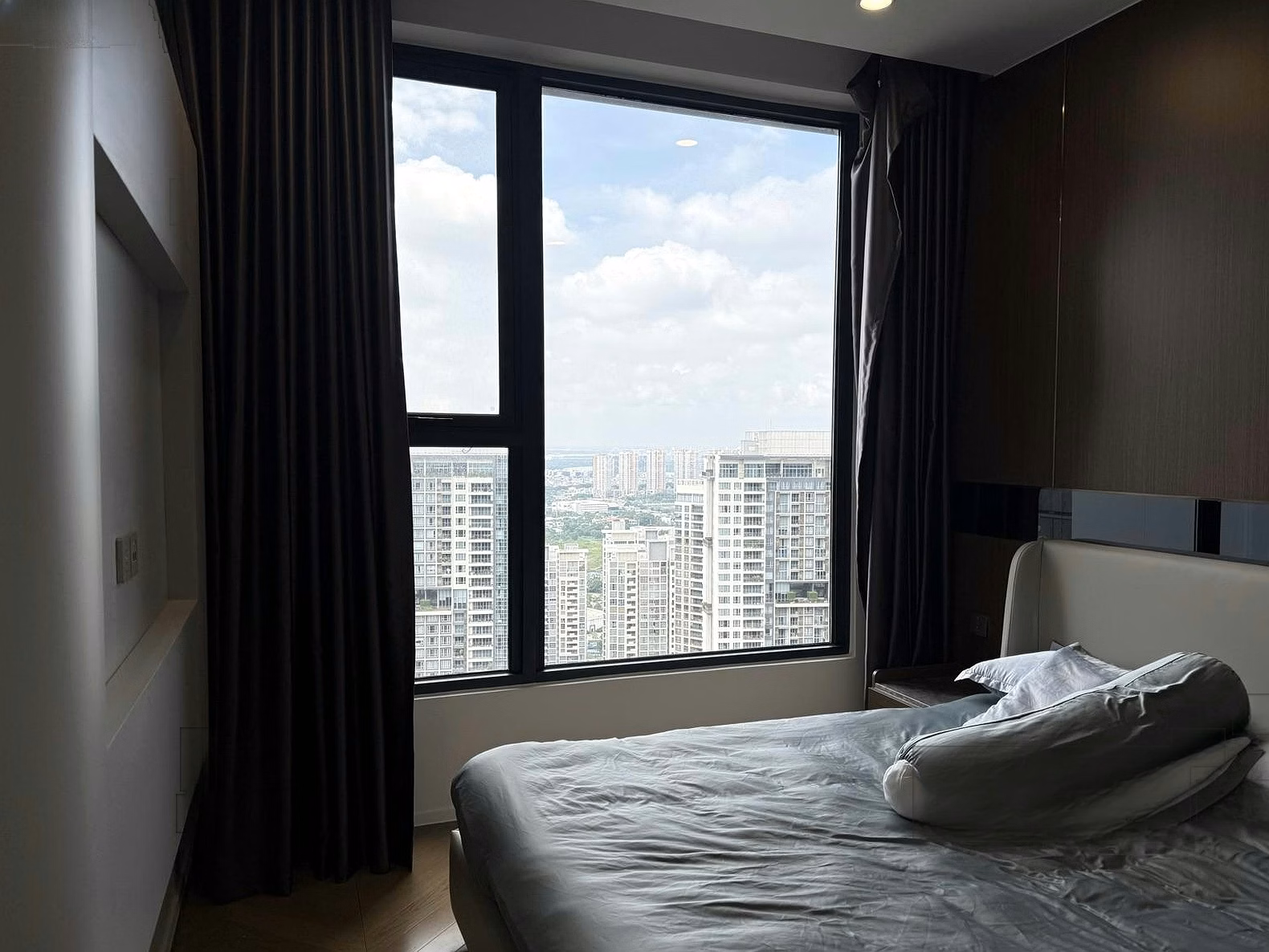 Lumiere Riverside 2 bedroom apartment for rent with river view