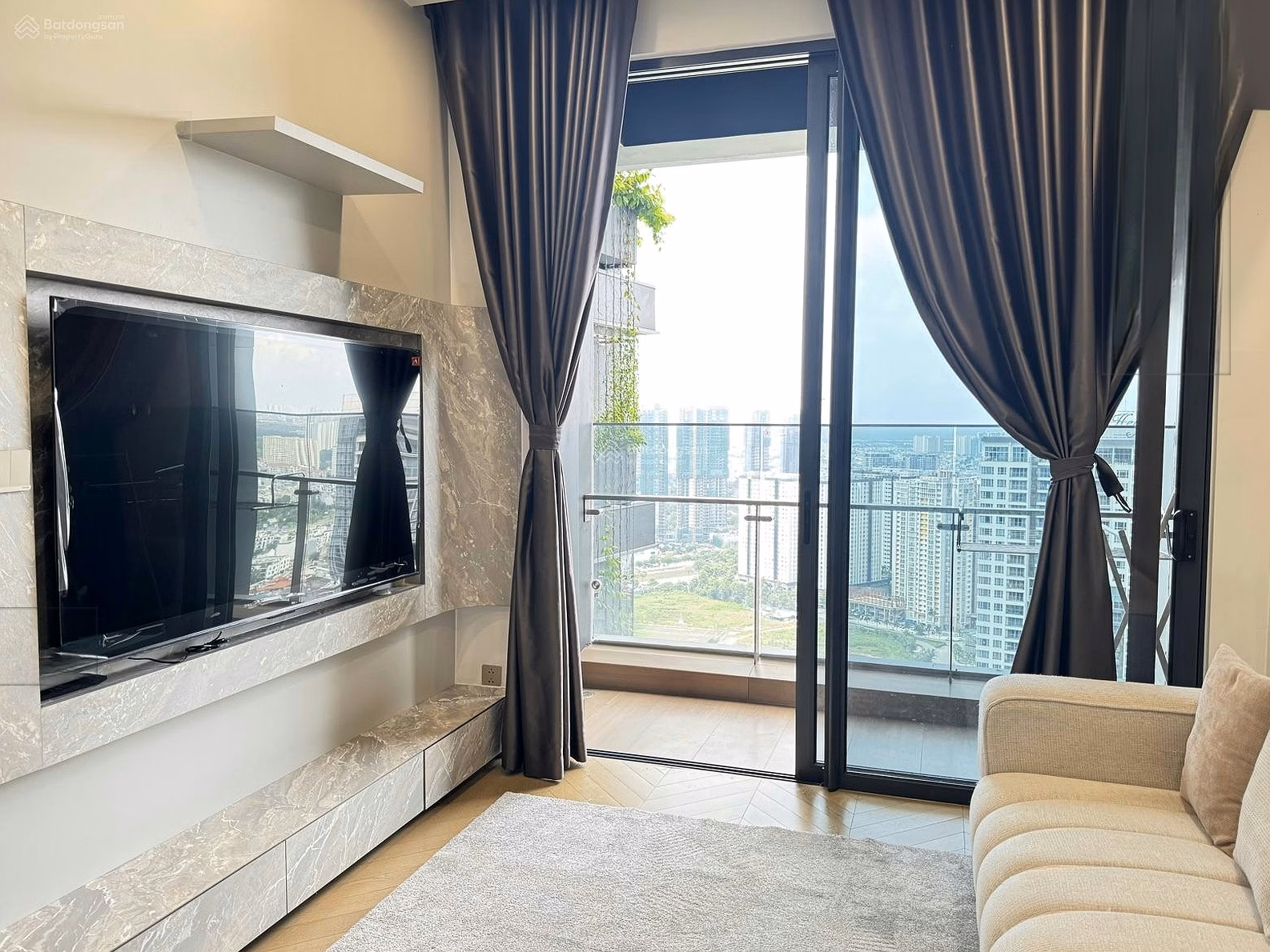 Lumiere Riverside 2 bedroom apartment for rent with river view