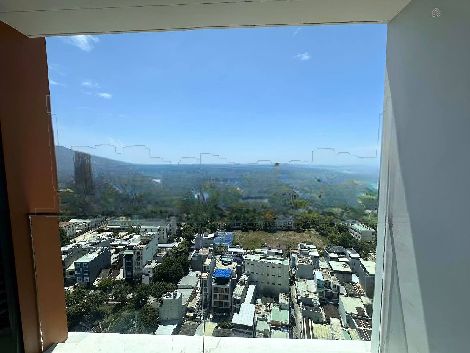 Super rare duplex studio apartment at Sun Ponte Residence only 1x million / month (Landlord discounts)