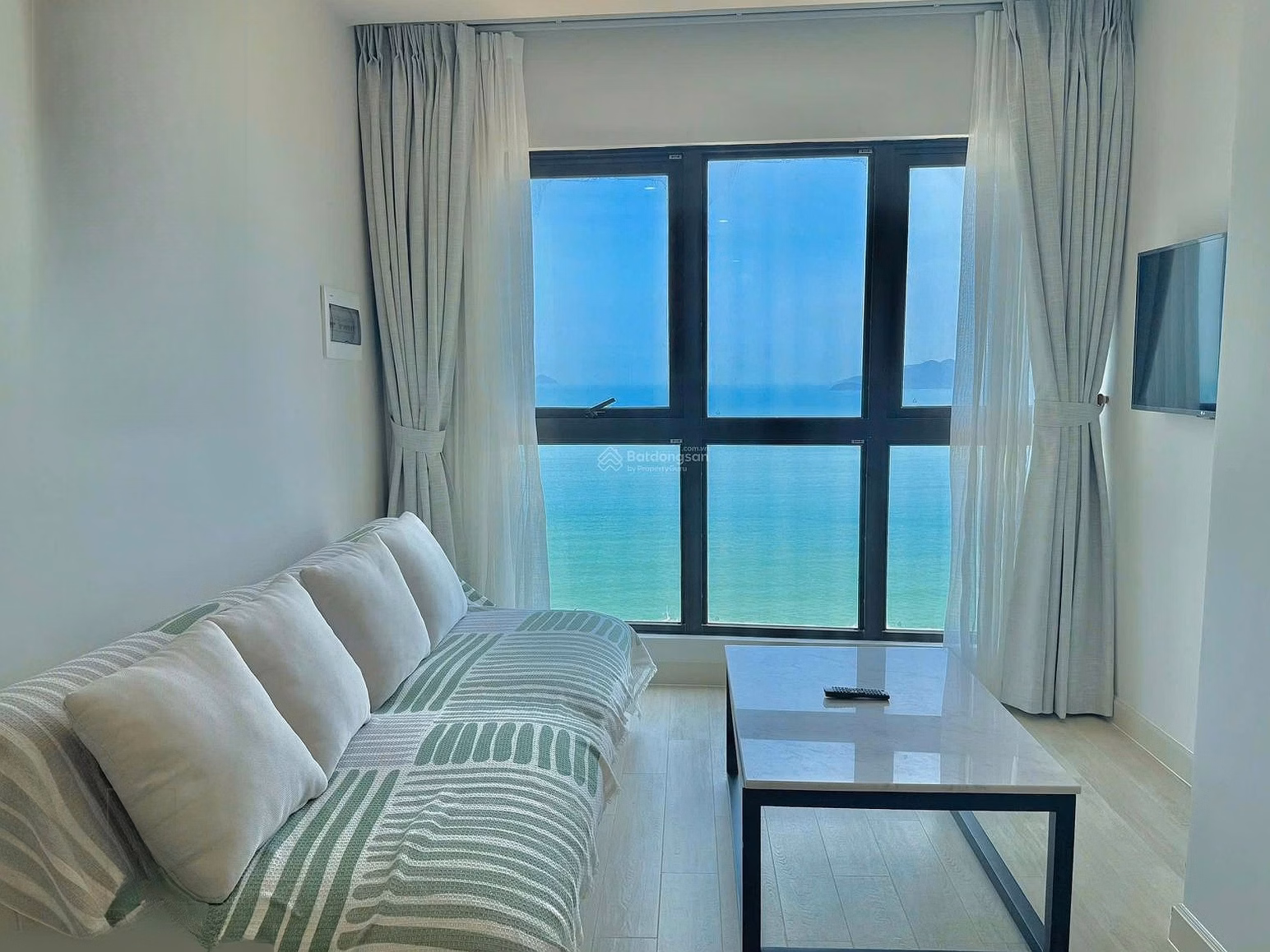 Sea view apartment, 70.5 m2, 2 bedrooms, 2 bathrooms, beautiful furniture, pink book available, price 12 billion*** Son