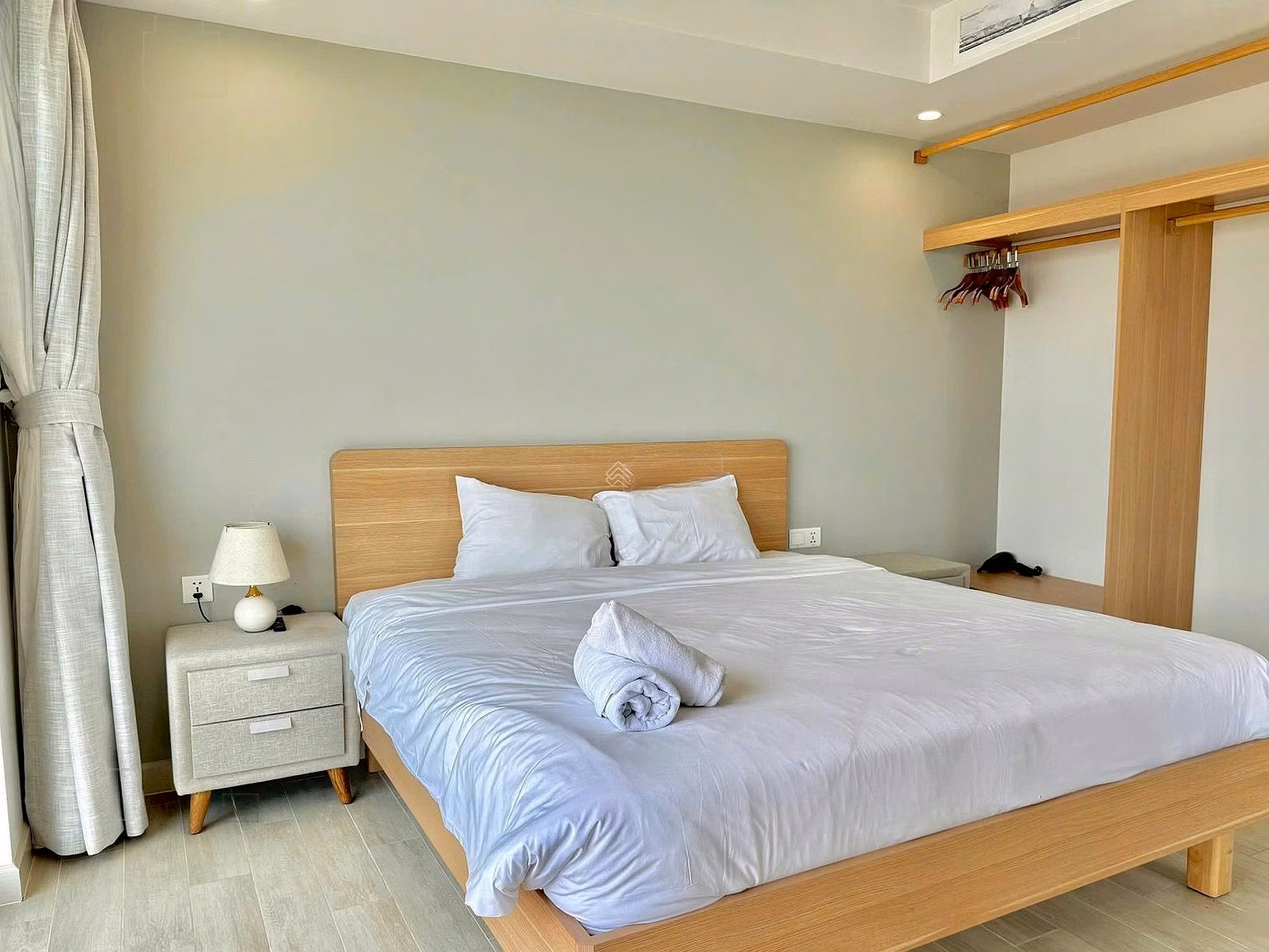 Sea view apartment, 70.5 m2, 2 bedrooms, 2 bathrooms, beautiful furniture, pink book available, price 12 billion*** Son