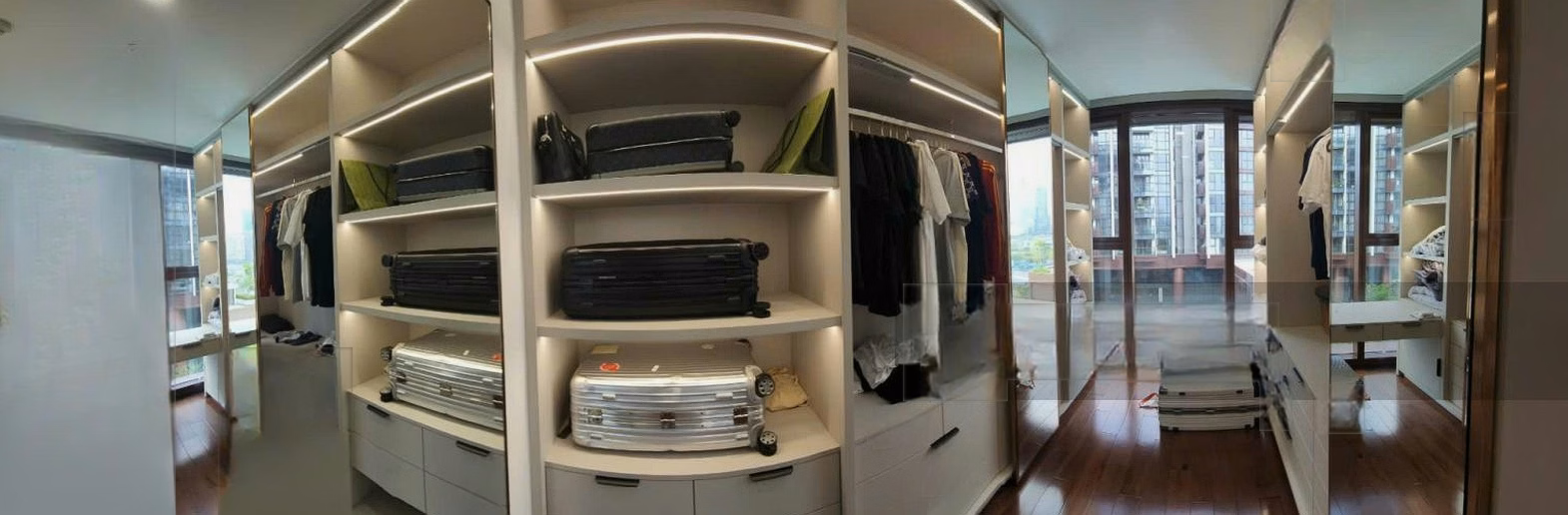 Hot news, urgent sale of 4 bedroom apartment at The Galleria, market competitive price for this apartment is 60 billion