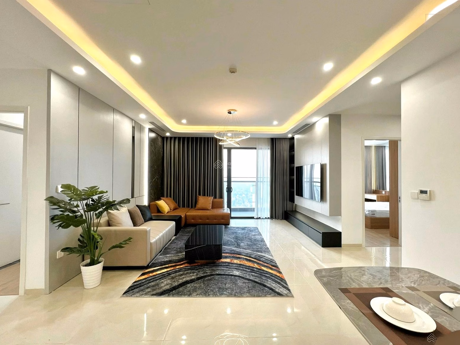 Hot: Discovery apartment for rent - 200m2, 4 bedrooms, 3 bathrooms, full new, price 35 million. Contact: 0899 511 ***