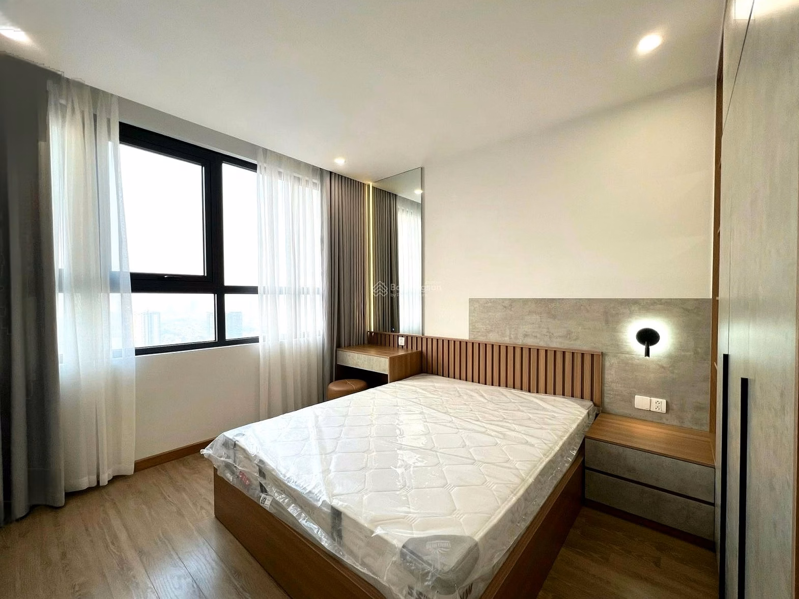 Hot: Discovery apartment for rent - 200m2, 4 bedrooms, 3 bathrooms, full new, price 35 million***