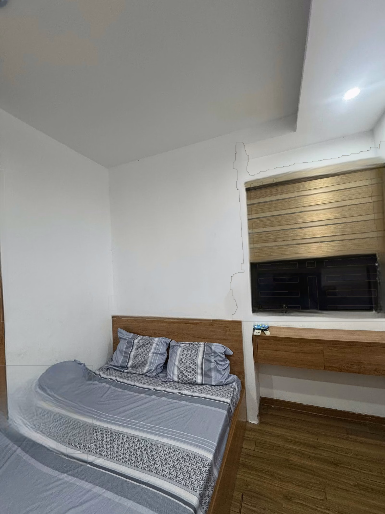 I am the owner and need to rent both fully furnished Muong Thanh apartments on the 8th floor