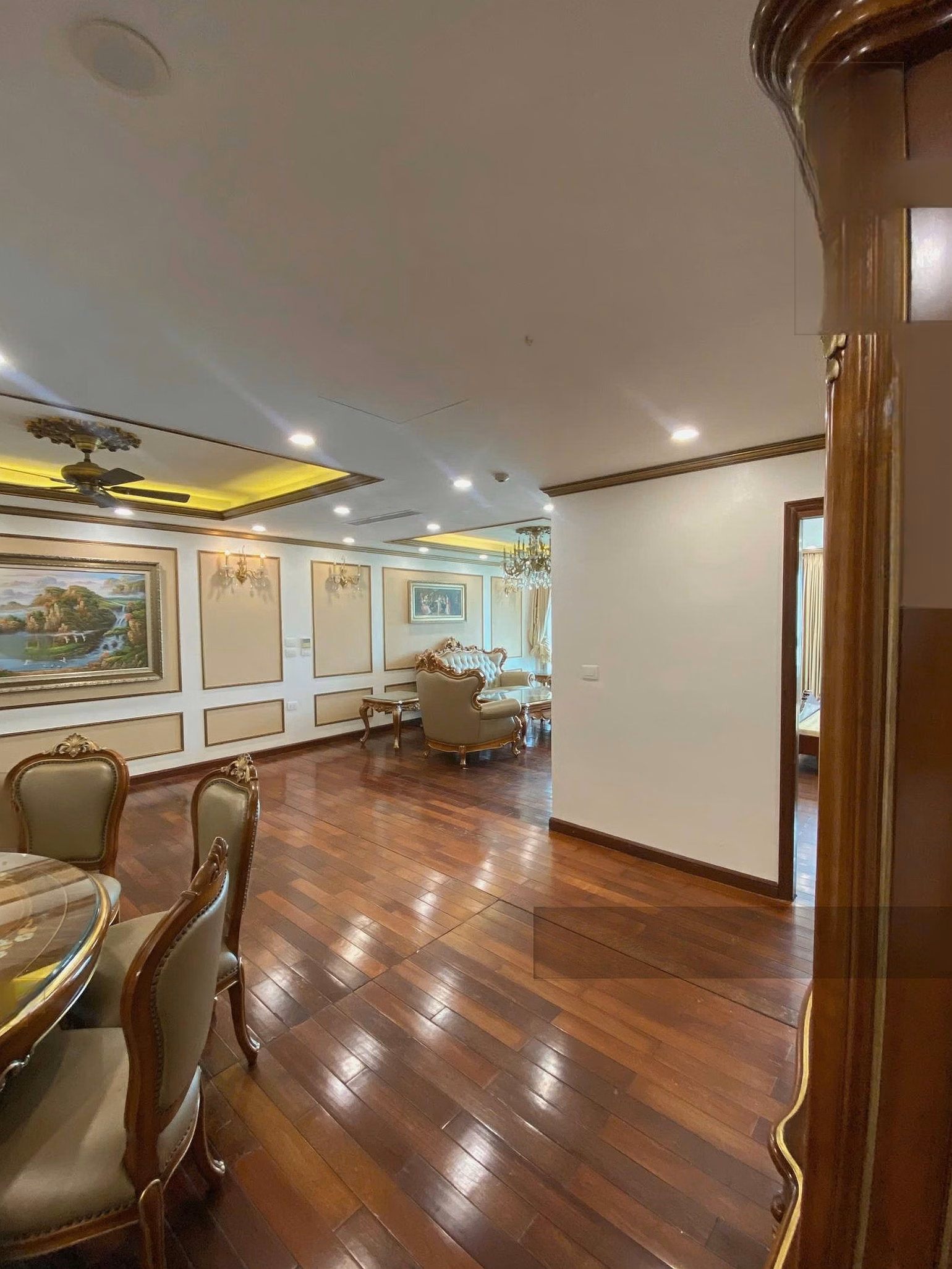 Apartment for rent with 3 bedrooms, 2 bathrooms, 172m2, fully furnished at Mandarin Garden, cool direction, Cau Giay, Hanoi