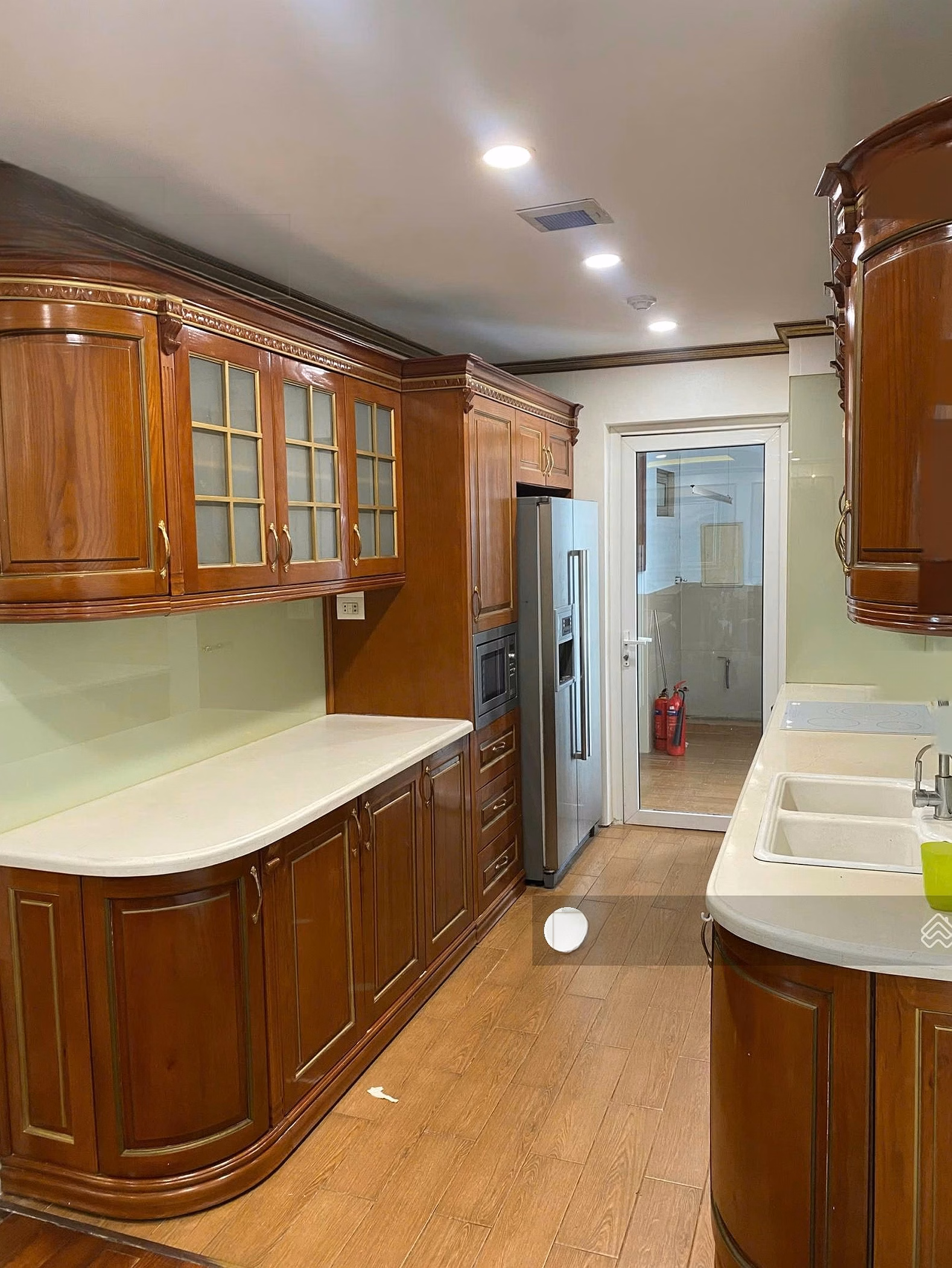 Apartment for rent with 3 bedrooms, 2 bathrooms, 172m2, fully furnished at Mandarin Garden, cool direction, Cau Giay, Hanoi