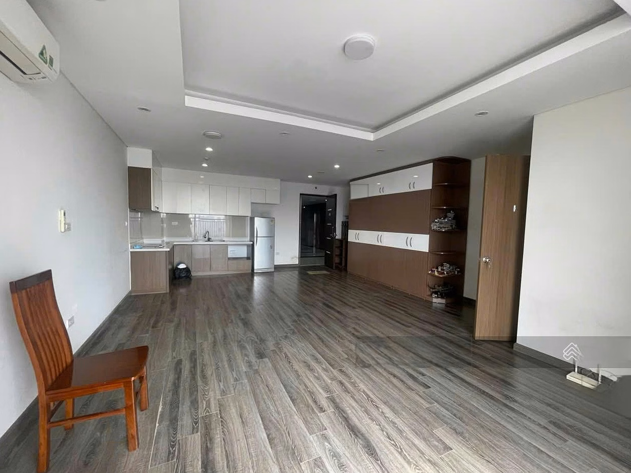 Urgent sale of 3 bedroom apartment in Hong Kong Tower - Right now - Near University of Transport, Russian Embassy