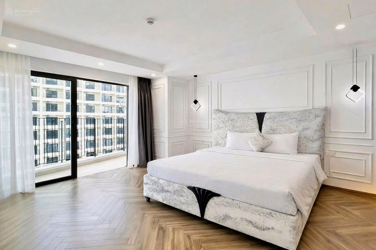 Gold Coast 3-bedroom apartment with sea view - fully furnished - 123m2