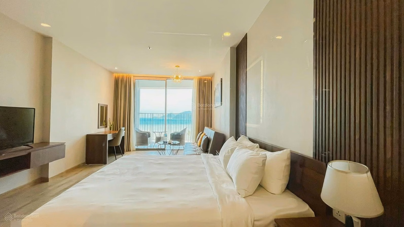 Studio apartment for rent with Panorama sea view, bright and spacious space. Price 16 million/month
