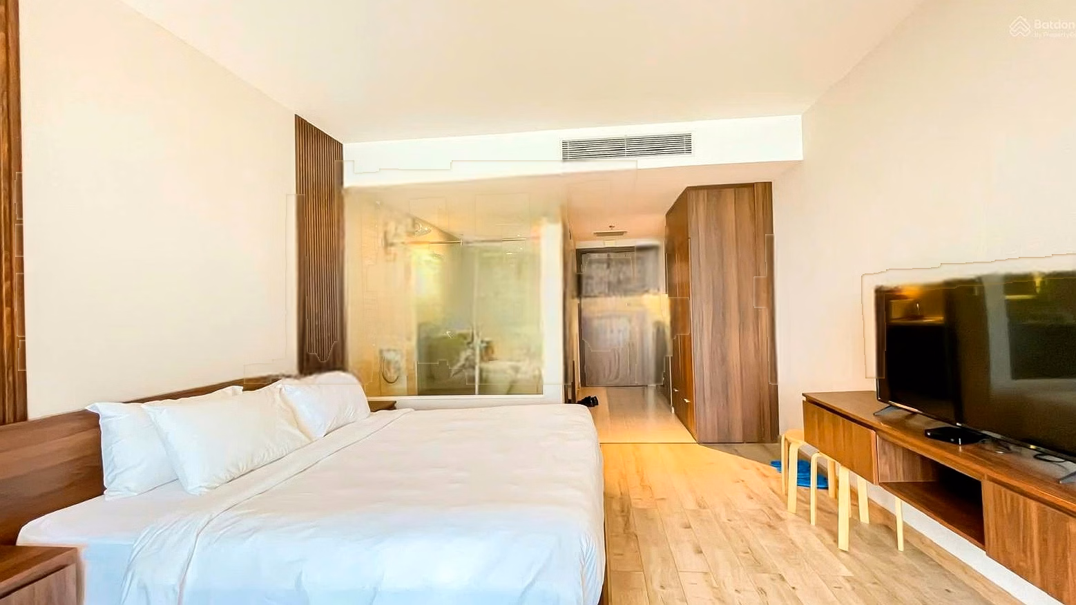 Studio apartment for rent with Panorama sea view, bright and spacious space. Price 16 million/month