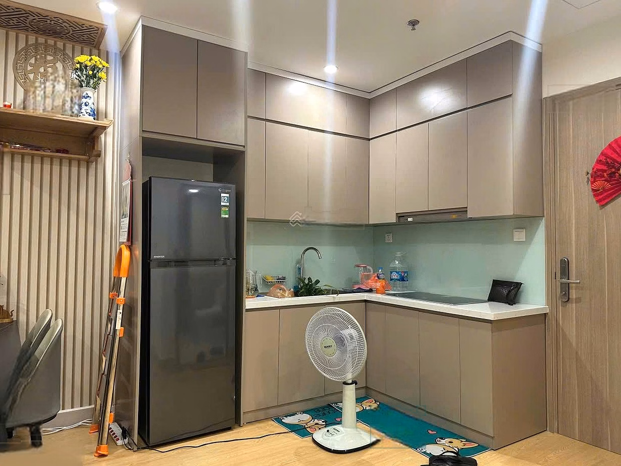 1 bedroom + 1 fully furnished for rent 7.2 million including management fee for building S2.15, 21st floor, address Vin 1