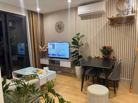 1 bedroom + 1 fully furnished for rent 7.2 million including management fee for building S2.15, 21st floor, address Vin 1