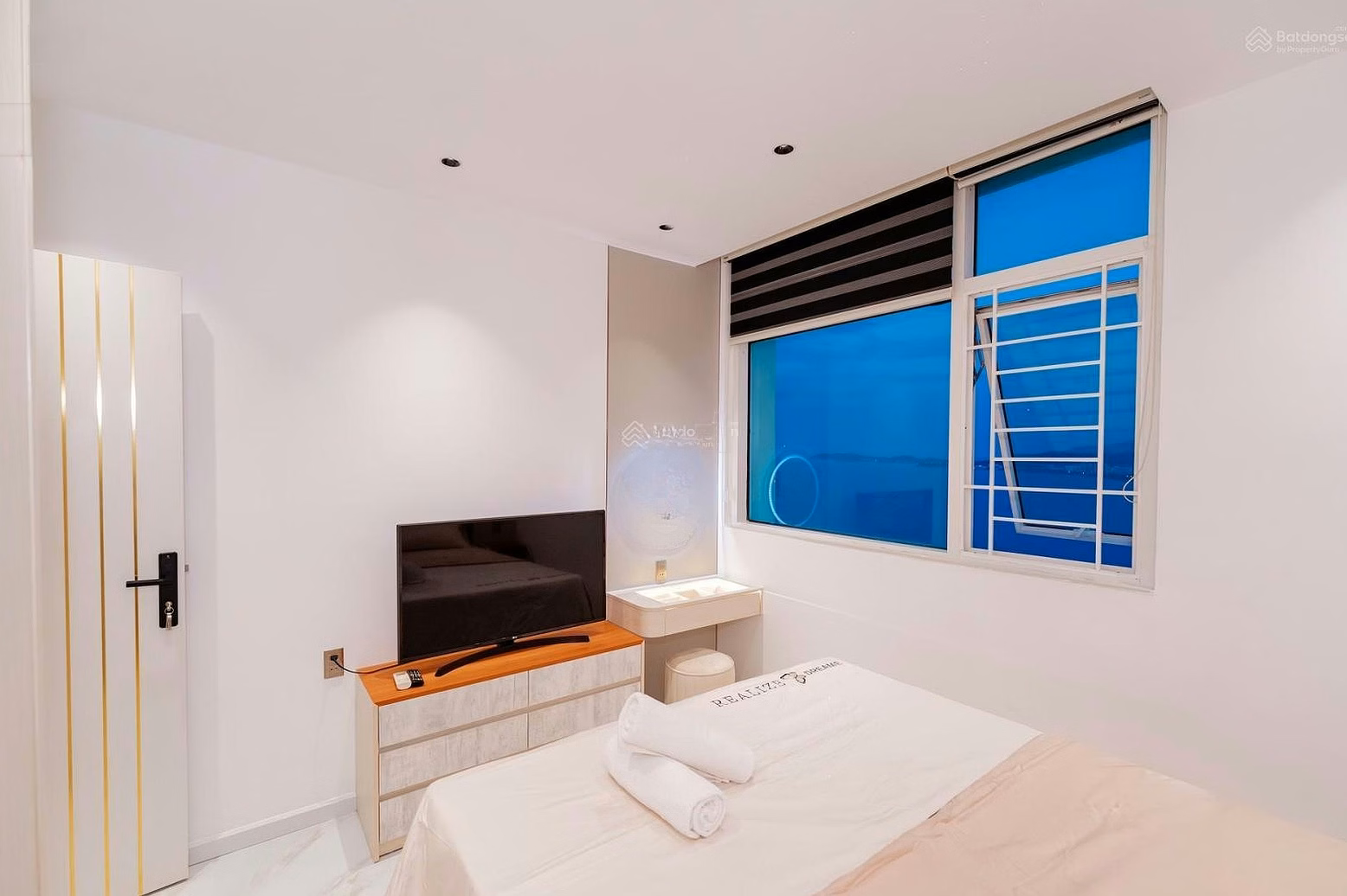 Rare corner unit with Panorama sea and river view in Muong Thanh Khanh Hoa