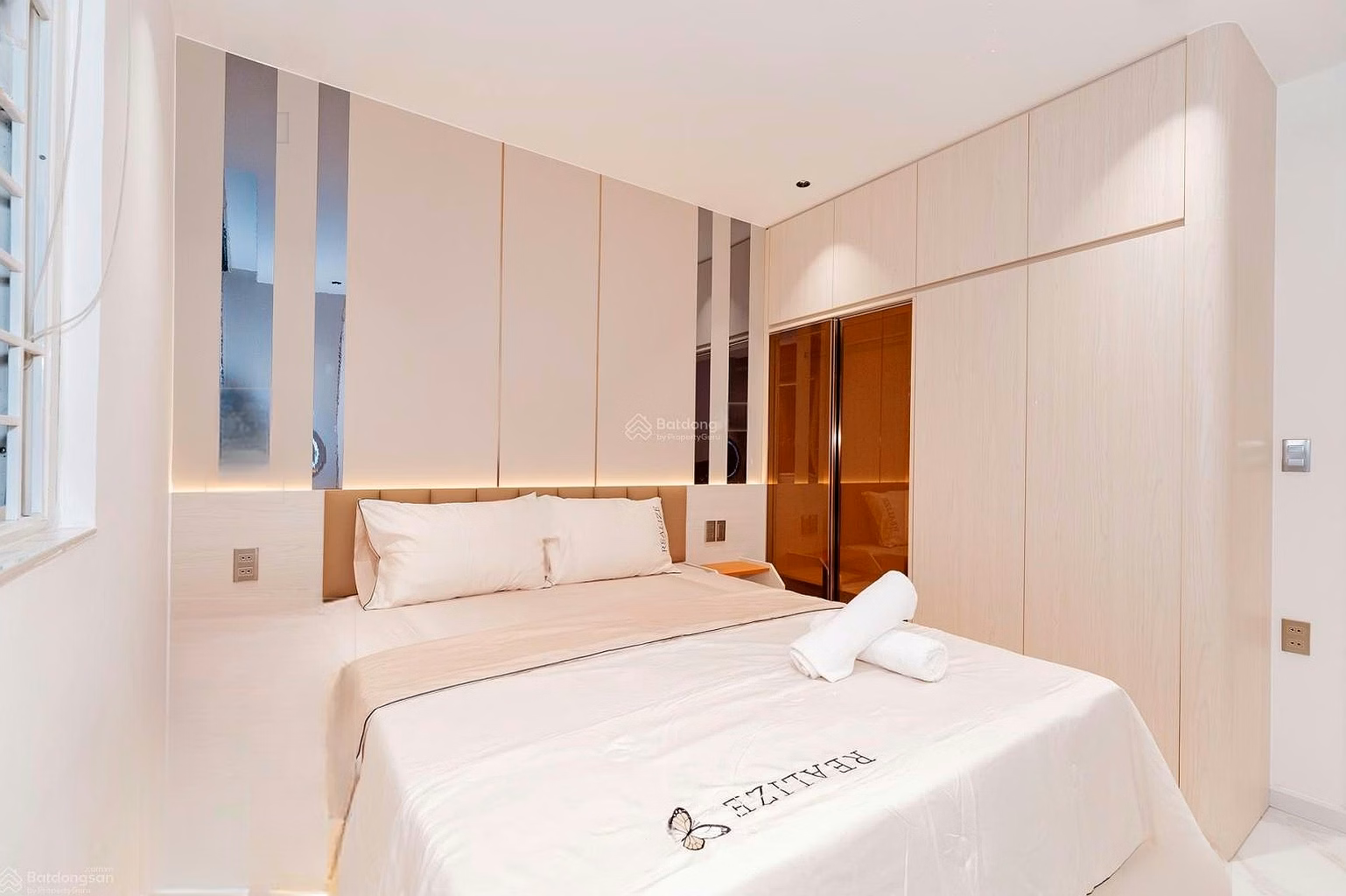 Rare corner unit with Panorama sea and river view in Muong Thanh Khanh Hoa