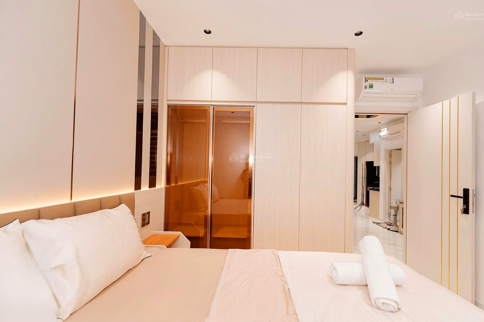 Rare corner unit with Panorama sea and river view in Muong Thanh Khanh Hoa