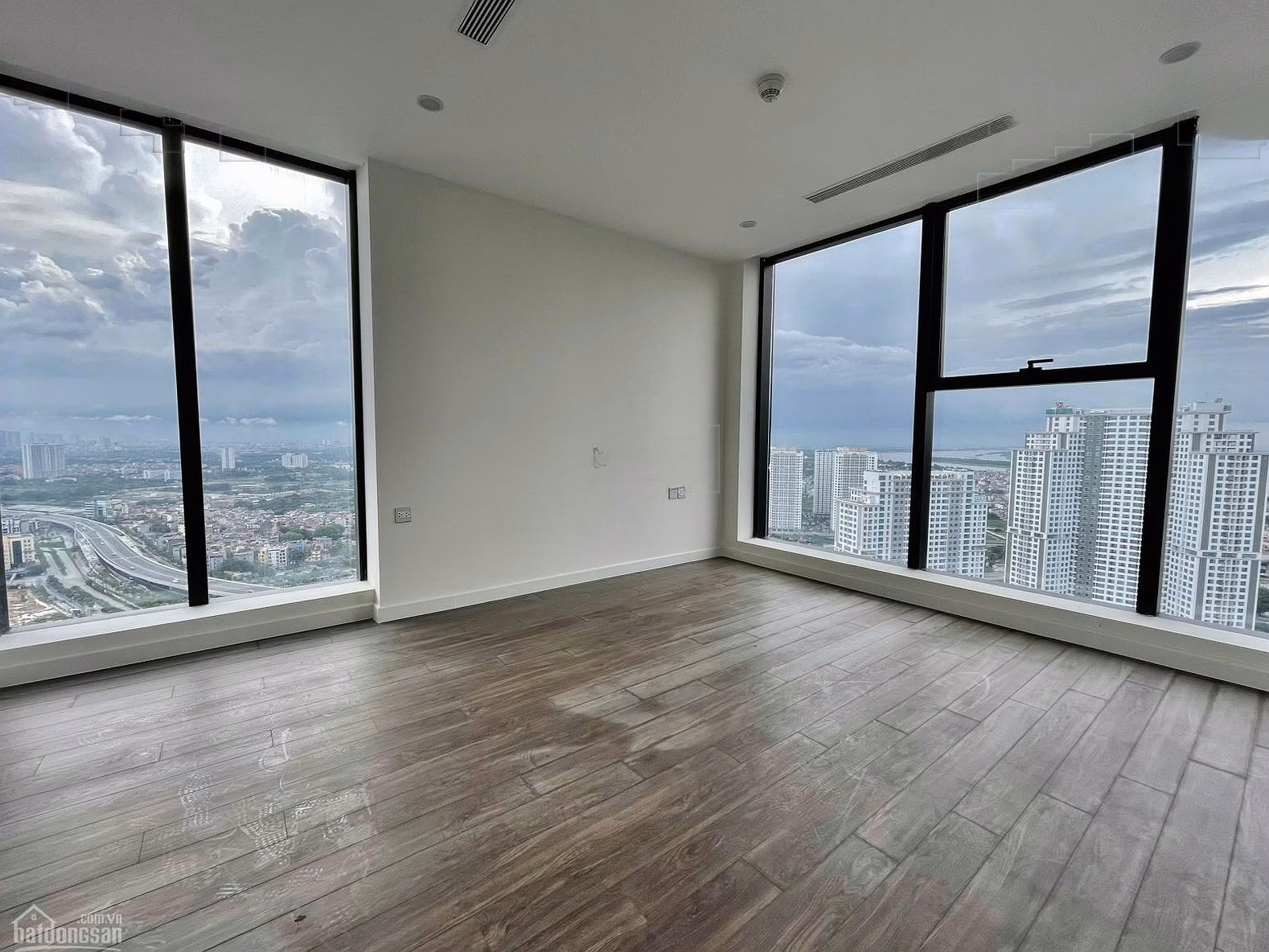 List of deeply discounted apartments - Sunshine City Ciputra August 2026 (2 bedrooms + 3 bedrooms + duplex) updated