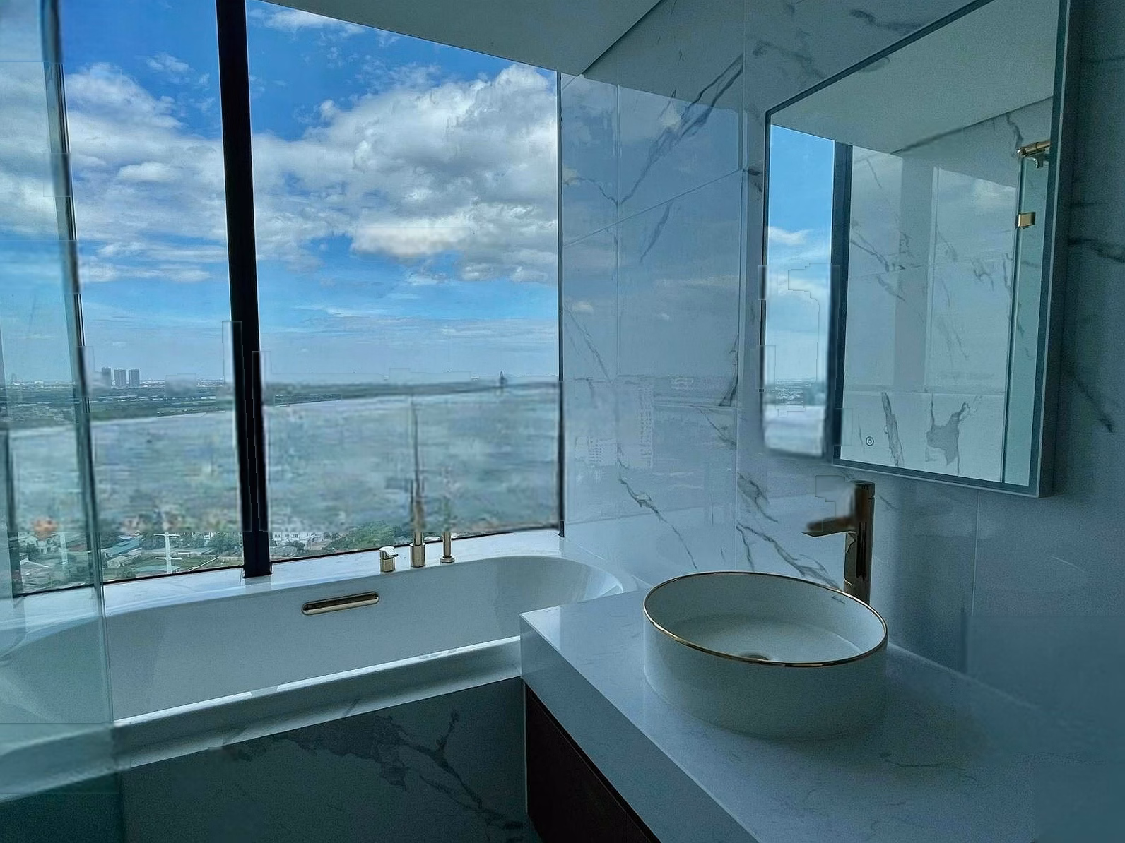 List of deeply discounted apartments - Sunshine City Ciputra August 2026 (2 bedrooms + 3 bedrooms + duplex) updated