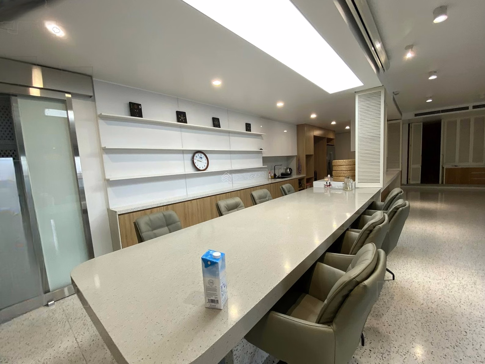High floor apartment for rent in Tan Hoang Minh Xuan Dieu, Tay Ho, Hanoi