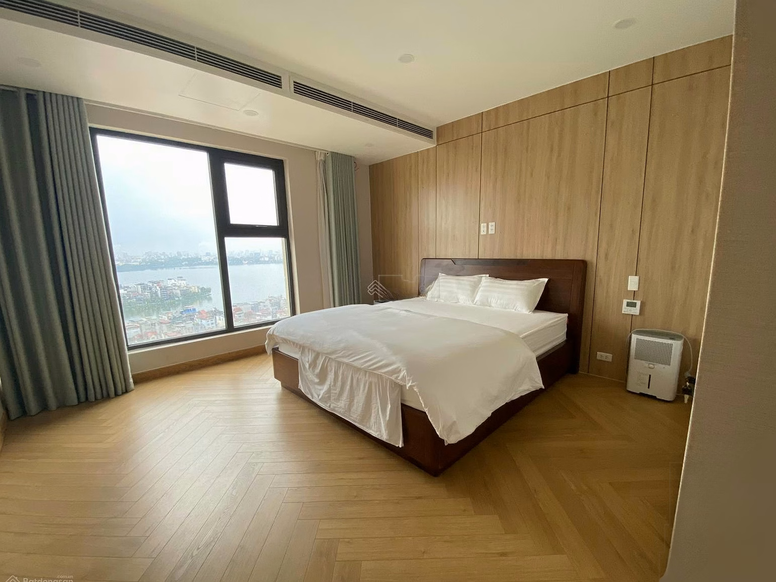 High floor apartment for rent in Tan Hoang Minh Xuan Dieu, Tay Ho, Hanoi