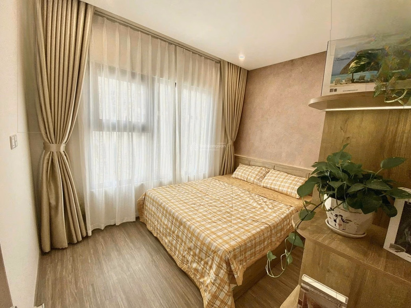 Selling a 2-bedroom corner apartment on the 18th floor of Vinhomes Ocean Park, fully furnished, open view, for rent for 10 million
