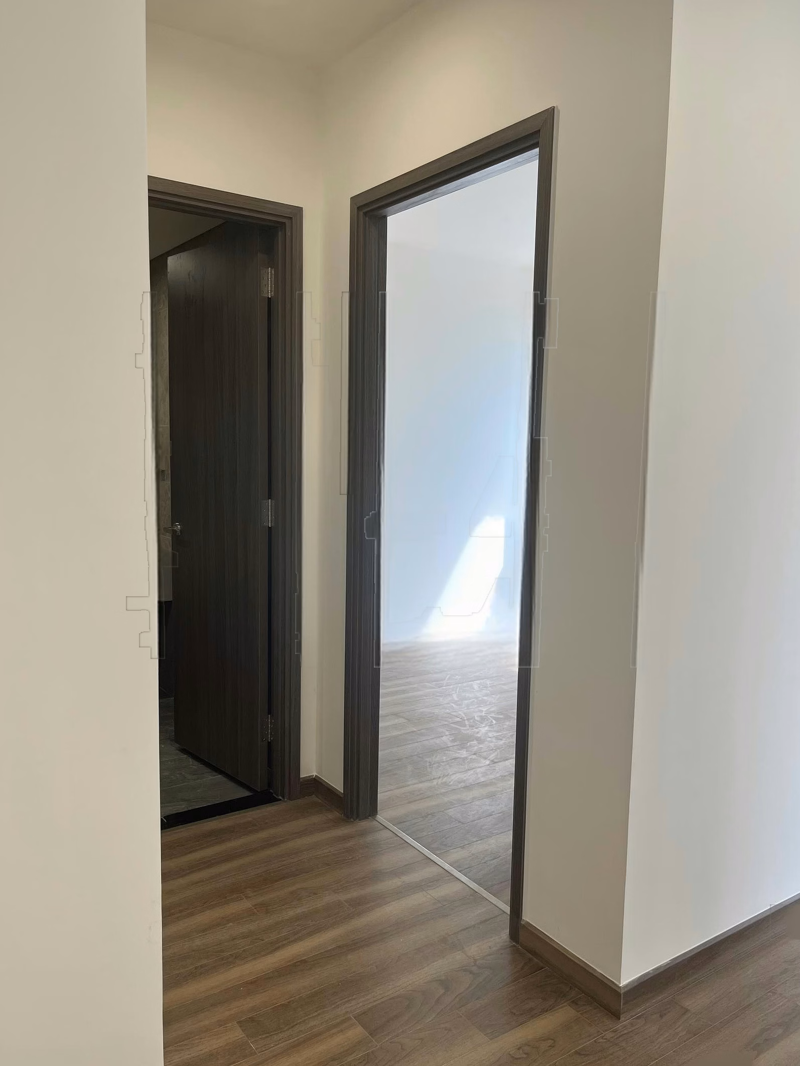 Extremely cheap 2-bedroom corner apartment for rent, 63m2 - Beverly Be3 OCP1, middle and low floor NE, price 8 million - in August!