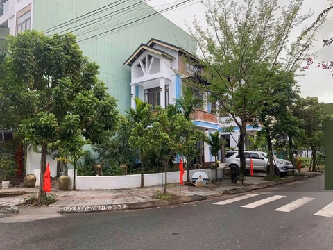 3-storey house for rent - garden - 2 street frontages - Pham Xuan An