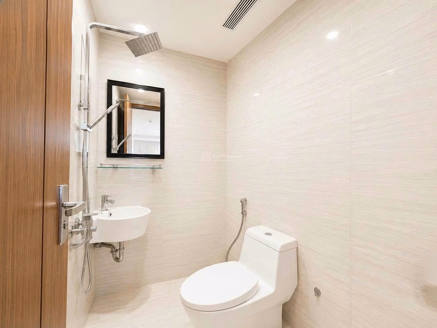 Good price! 3-bedroom apartment 105m2 - super comfortable - right in the center of Nha Trang