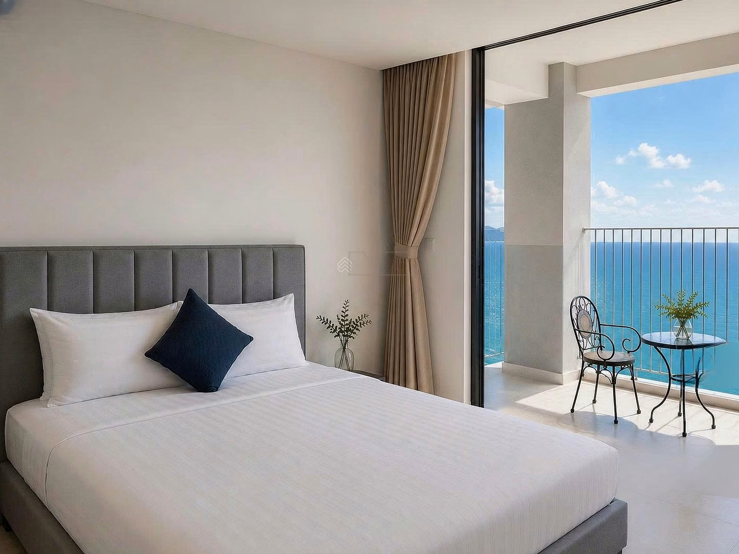 Good price! 3-bedroom apartment 105m2 - super comfortable - right in the center of Nha Trang