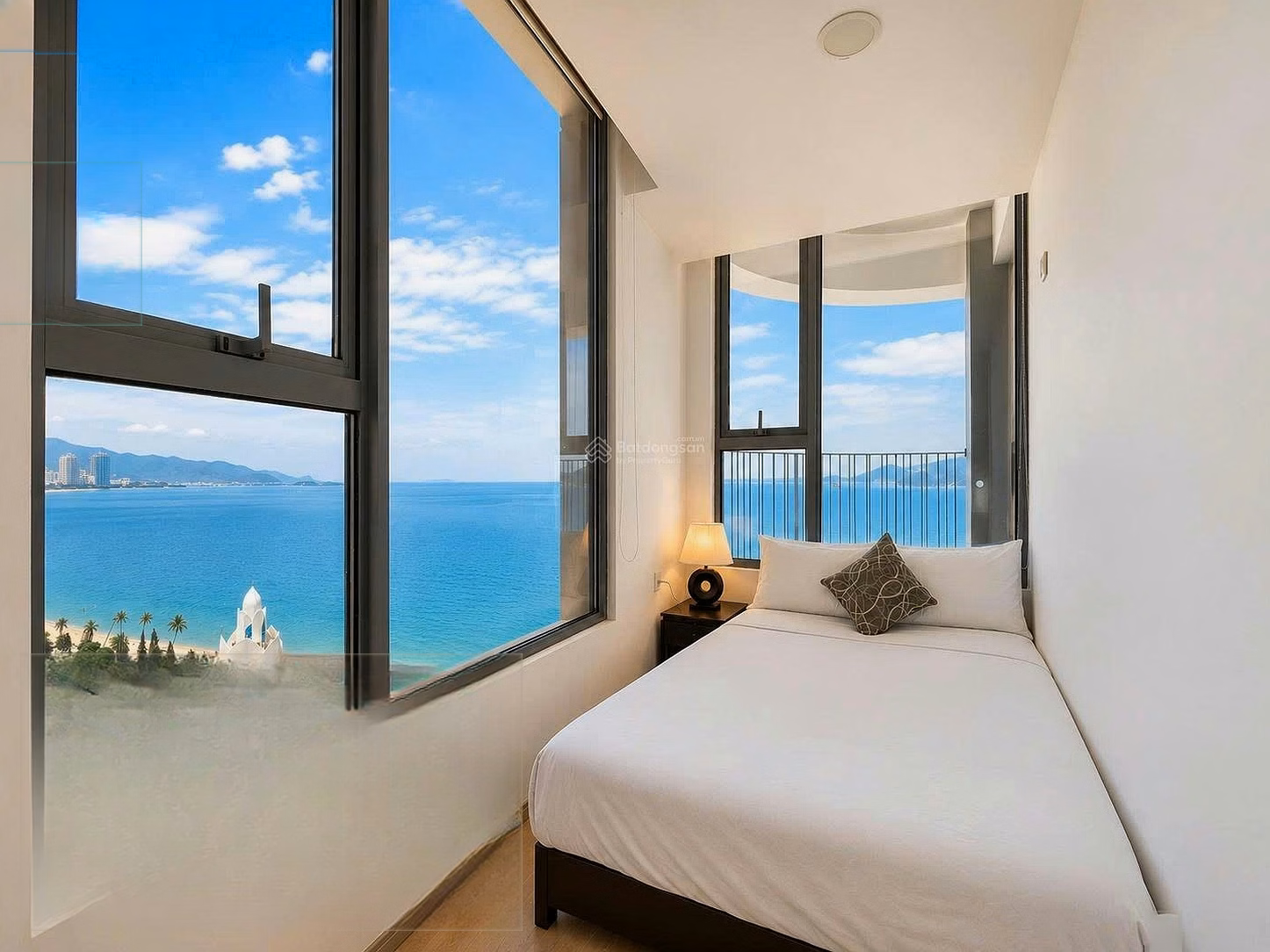 Good price! 3-bedroom apartment 105m2 - super comfortable - right in the center of Nha Trang