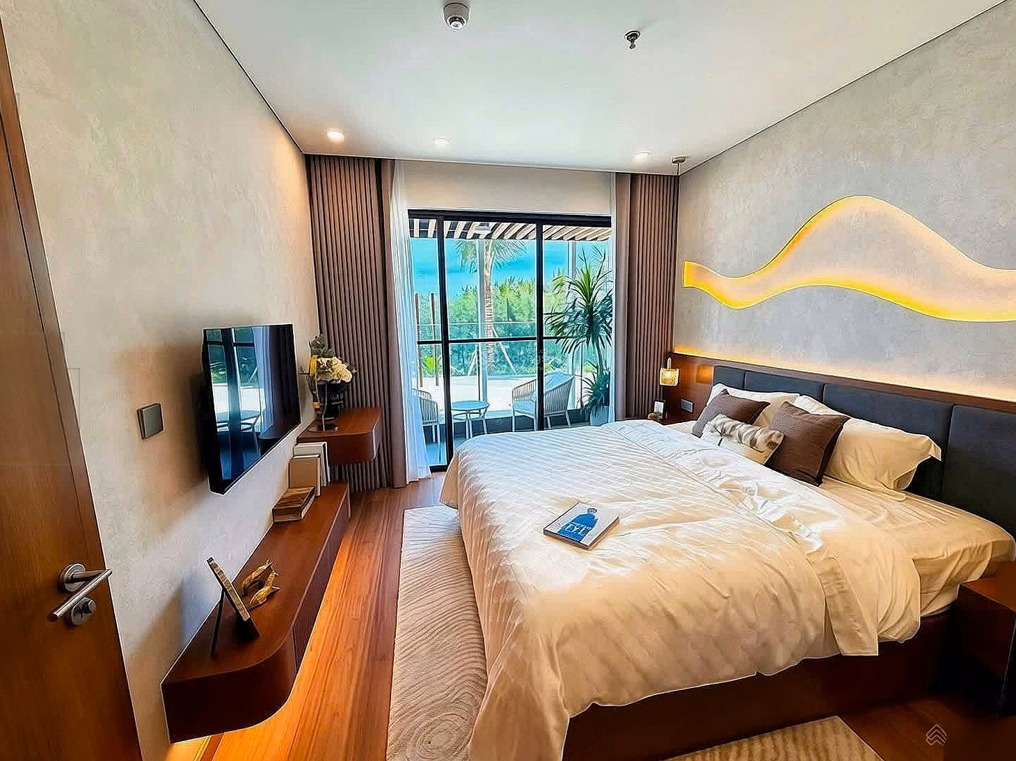 Vega Alora Libera Nha Trang beach apartment operated by The Ascott Limited - Booking only 50 million
