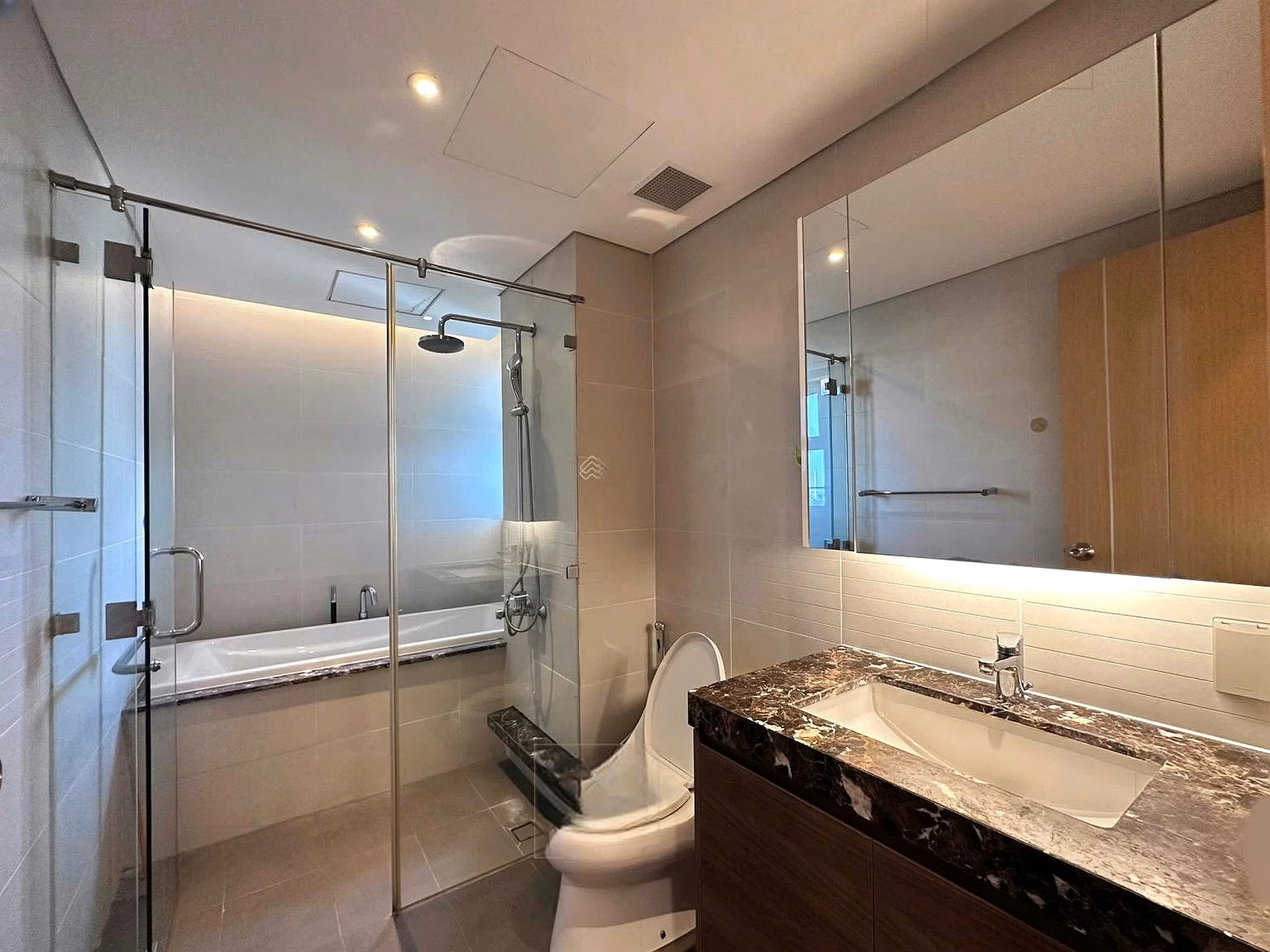 Apartment for rent in Sarimi Sala, 40 million/month, 130m2, 3 bedrooms, 3 bathrooms, fully furnished