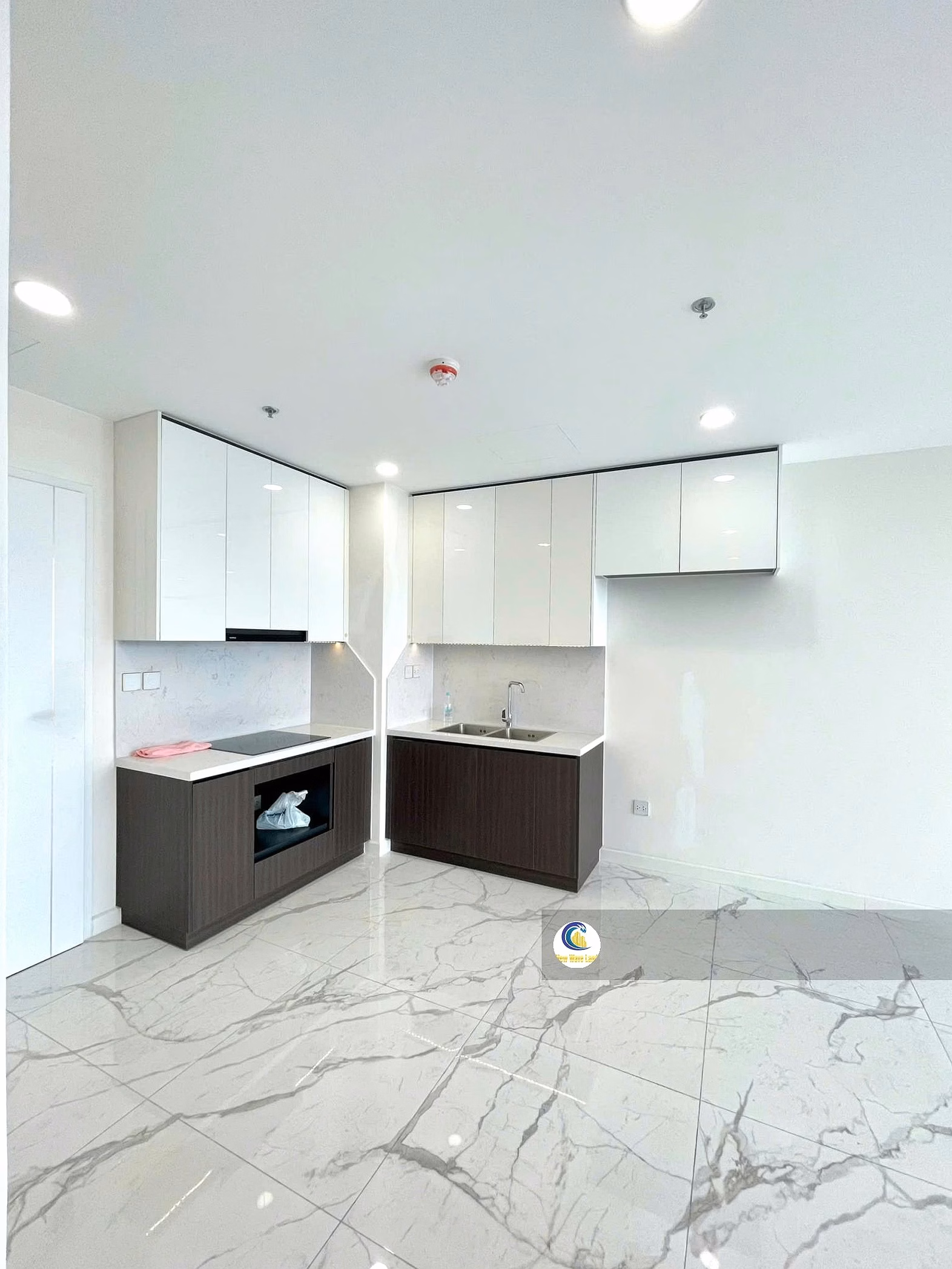 Selling Sunshine Sky City apartment District 7 - 2 bedrooms 76m2 Middle floor - Ready to rent 12.5 million/Month