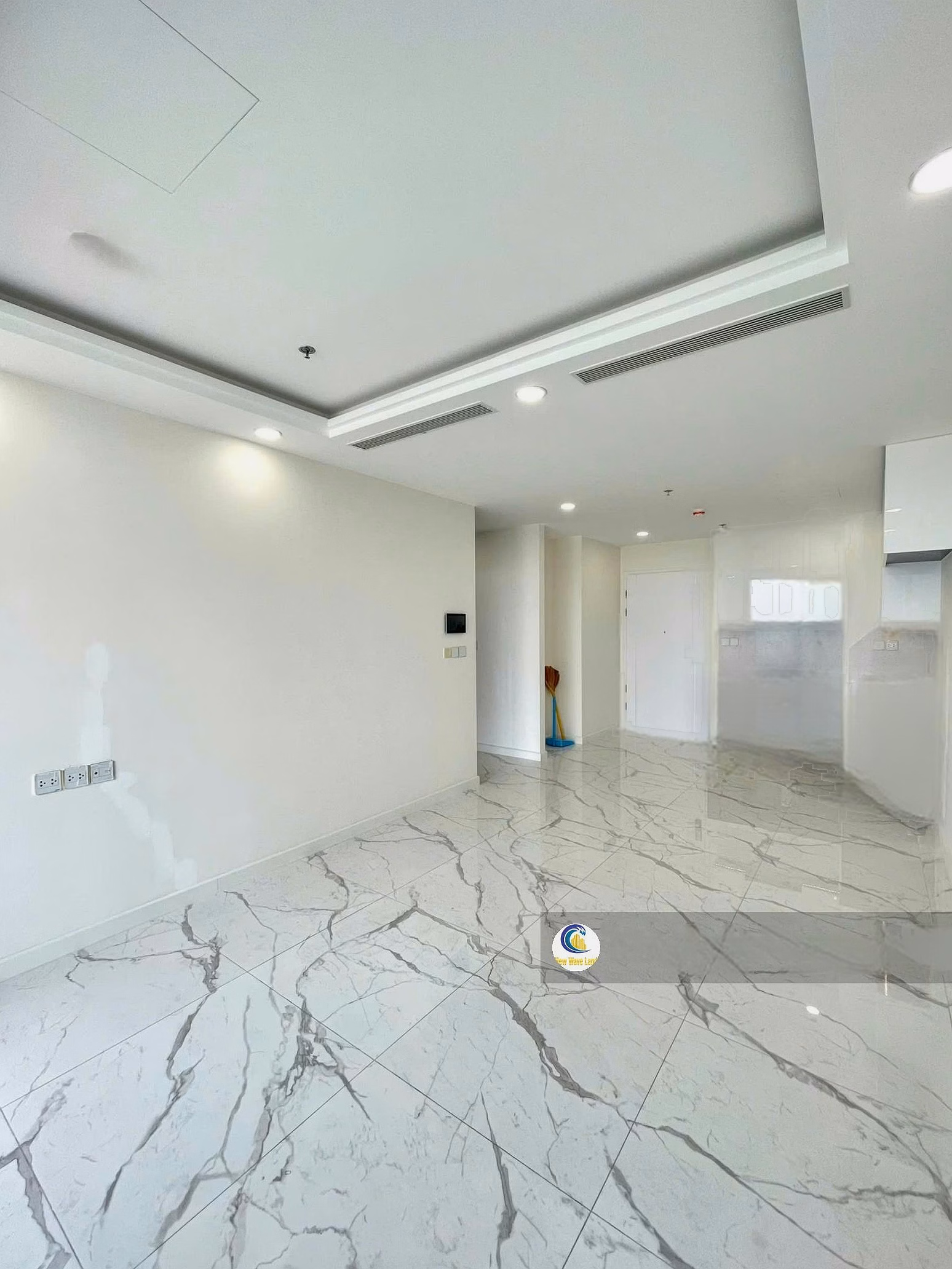 Selling Sunshine Sky City apartment District 7 - 2 bedrooms 76m2 Middle floor - Ready to rent 12.5 million/Month