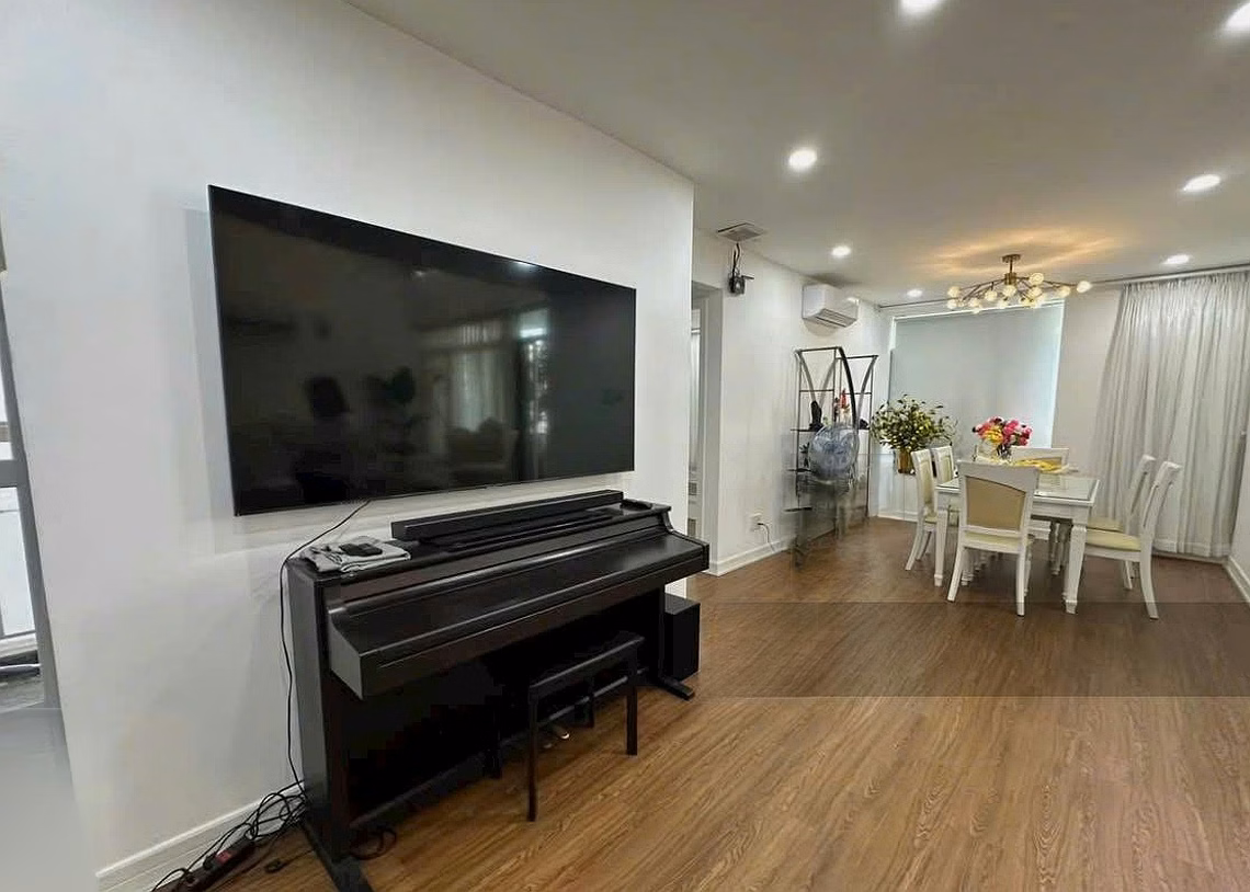Apartment for rent in New Saigon - Hoang Anh Gia Lai 3, 25 million/month, 300m2, 5 bedrooms, 4 bathrooms, good price, nice view