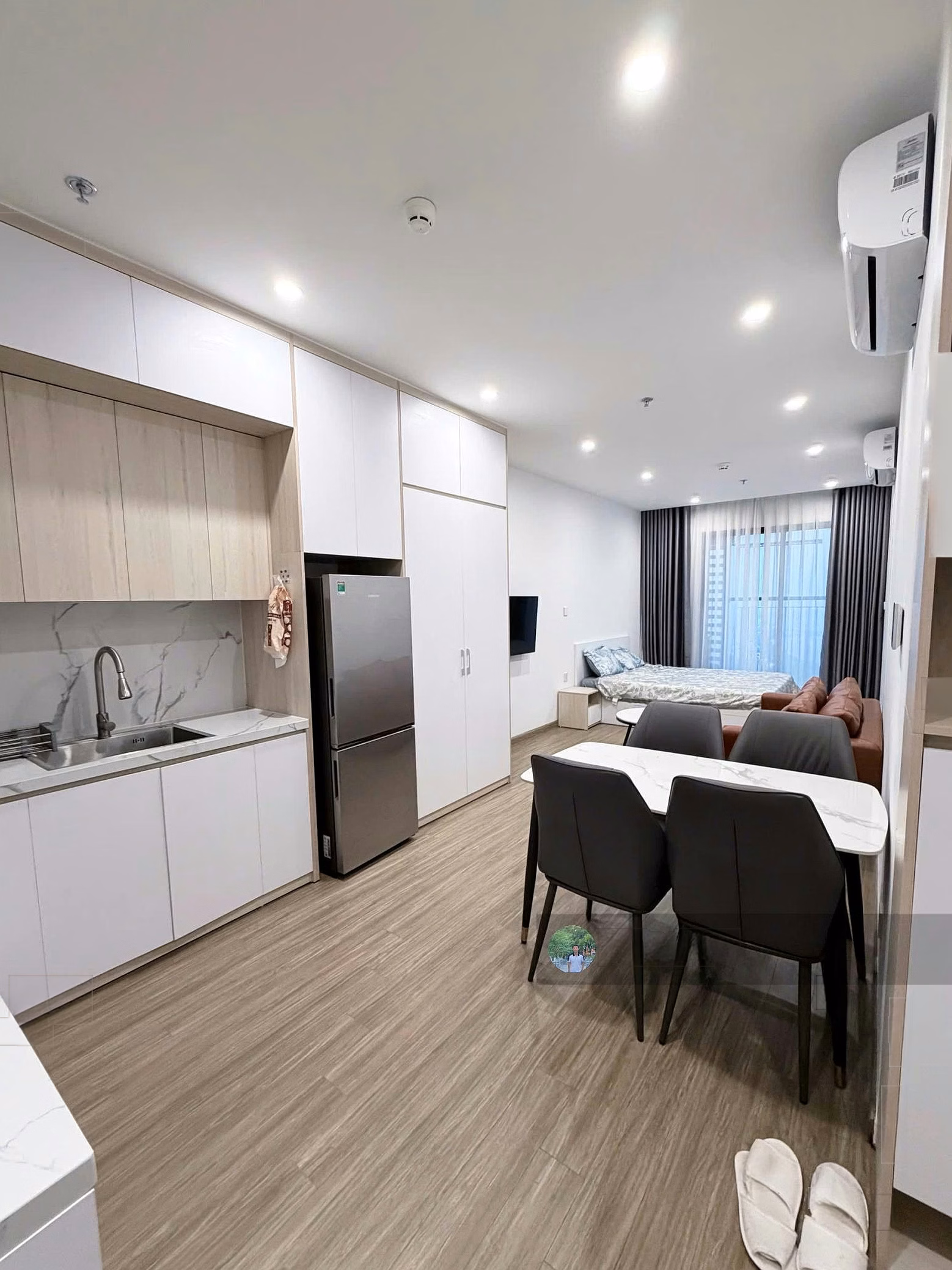 Extremely rare lake view studio, area 38m2, price only 2.3 billion
