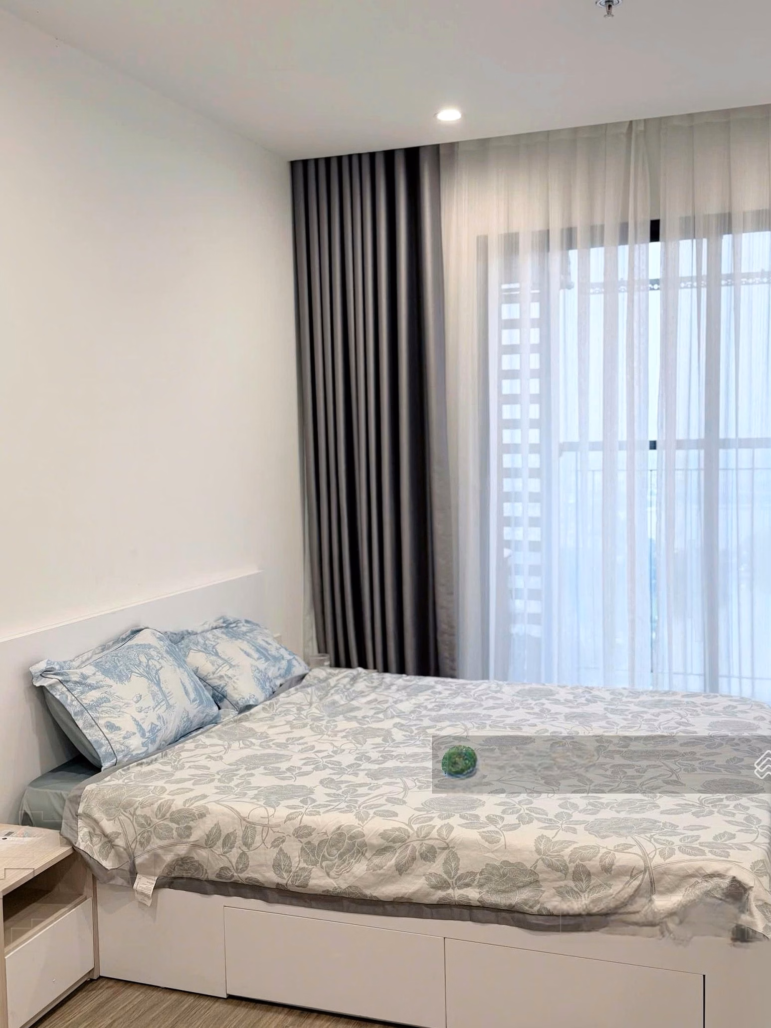 Extremely rare lake view studio, area 38m2, price only 2.3 billion