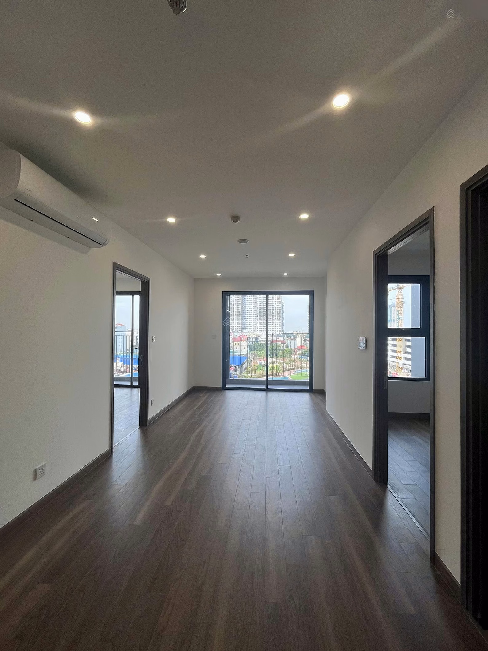 Super hot 2 bedroom apartment for rent - 63m2 - Beverly Be2 Ocean Park 1, NE direction, beautiful floor, price 8 million in August!