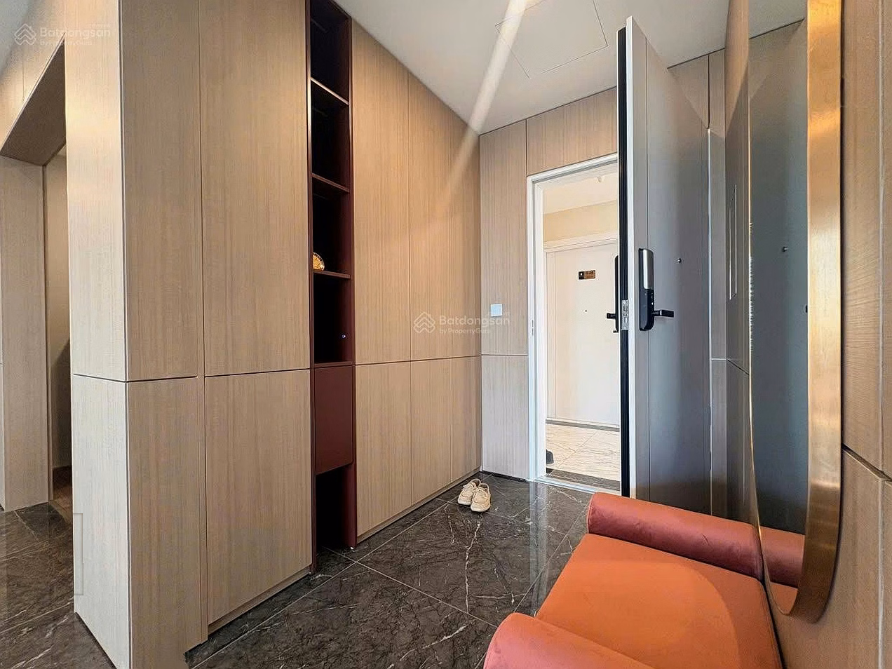 Sunshine Golden River, 3-bedroom apartment for rent, 161m2, CB - Fully imported, large garden, price 27 million/month