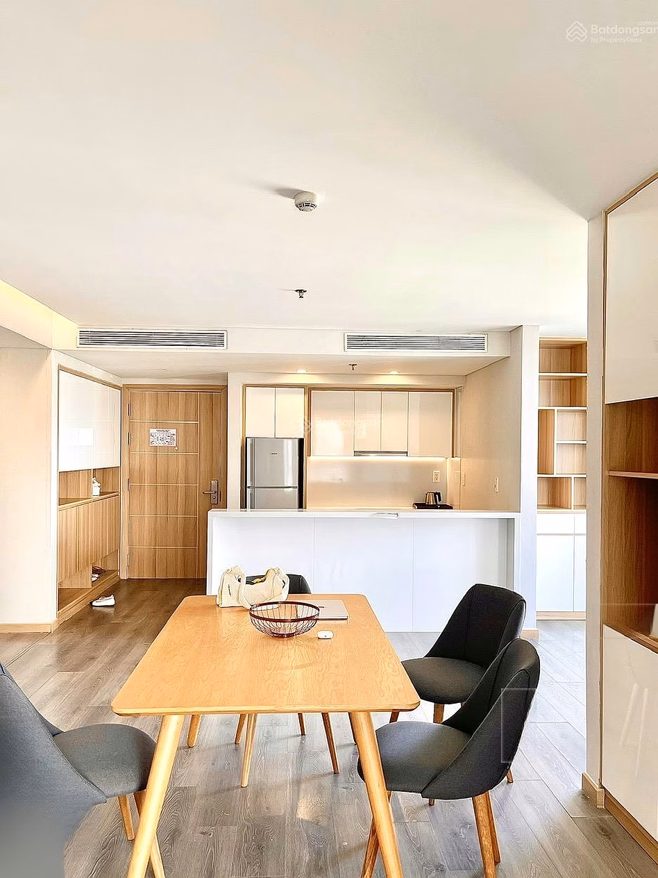 Fhome apartment 2 bedrooms, 104m2 available. Fully furnished, just bring suitcase to move in