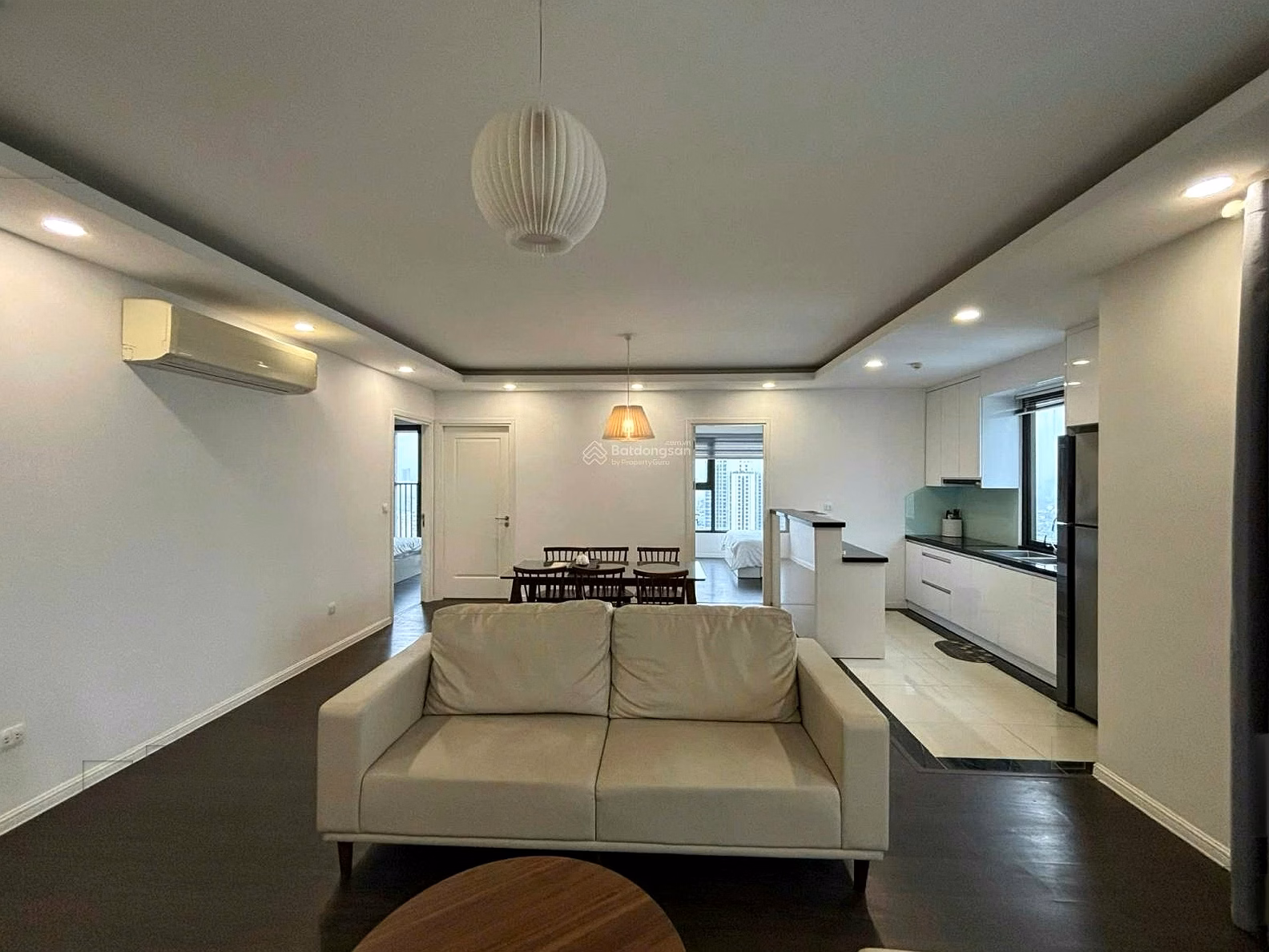 Selling at a loss of 1 billion Imperia Minh Khai corner apartment with Red River view