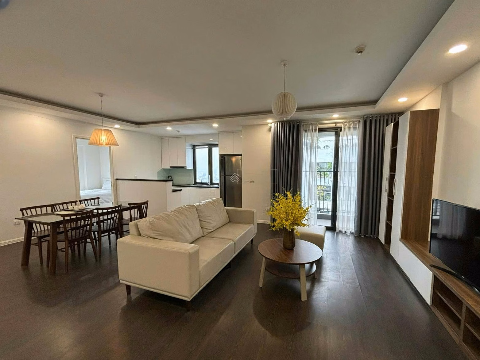 Selling at a loss of 1 billion Imperia Minh Khai corner apartment with Red River view