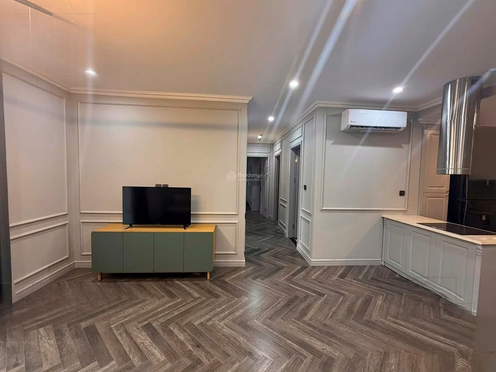 Cut a loss of 1 billion at the corner of T8 - 0723 Times City fully furnished